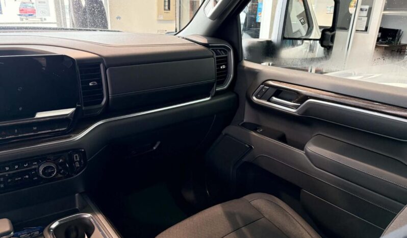 
								2026 Chevrolet Silverado 1500 Crew Cab Standard full									