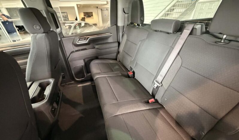 
								2026 Chevrolet Silverado 1500 Crew Cab Standard full									