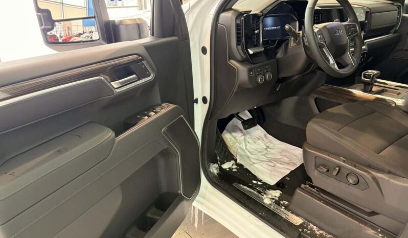 
								2026 Chevrolet Silverado 1500 Crew Cab Standard full									