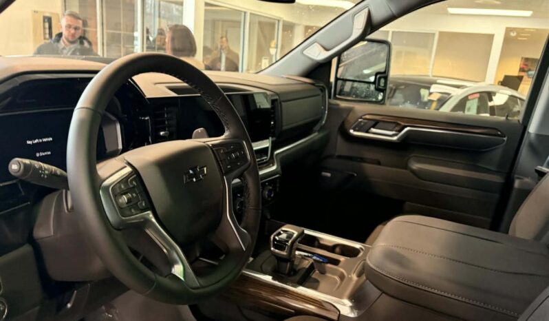 
								2026 Chevrolet Silverado 1500 Crew Cab Standard full									