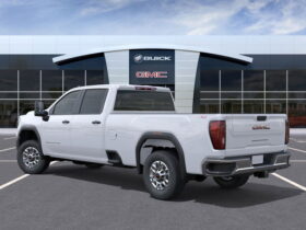 2026 GMC Sierra 2500 Crew Cab Long Box 4-Wheel Drive Pro