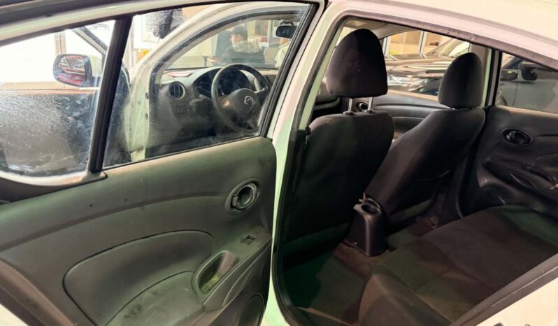 
								2012 Nissan Versa Sedan 1.6 S 5sp full									