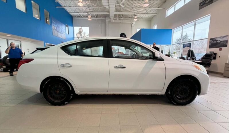 
								2012 Nissan Versa Sedan 1.6 S 5sp full									