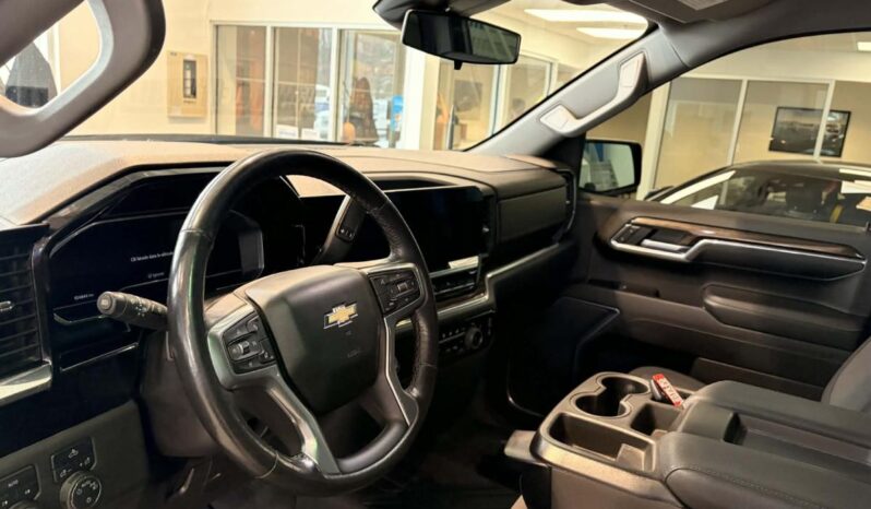 
								2022 Chevrolet Silverado 1500 Crew Cab 4×4 Lt full									