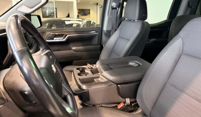 
								2022 Chevrolet Silverado 1500 Crew Cab 4×4 Lt full									