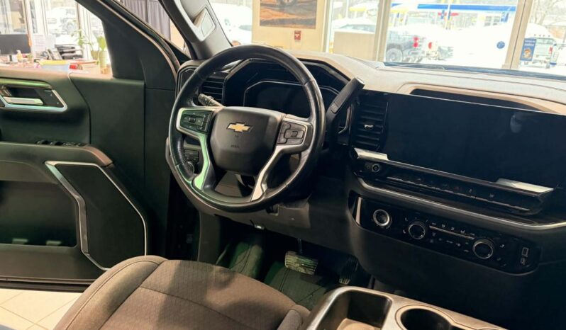 
								2022 Chevrolet Silverado 1500 Crew Cab 4×4 Lt full									