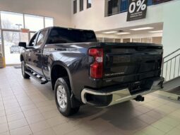 
										2022 Chevrolet Silverado 1500 Crew Cab 4×4 Lt full									
