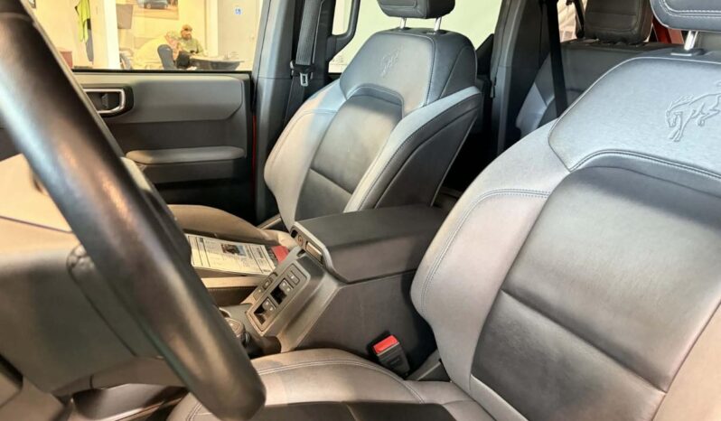 
								2022 Ford Bronco 4-Door Black Diamond full									