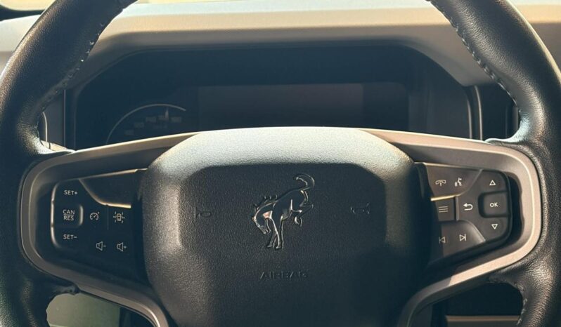 
								2022 Ford Bronco 4-Door Black Diamond full									