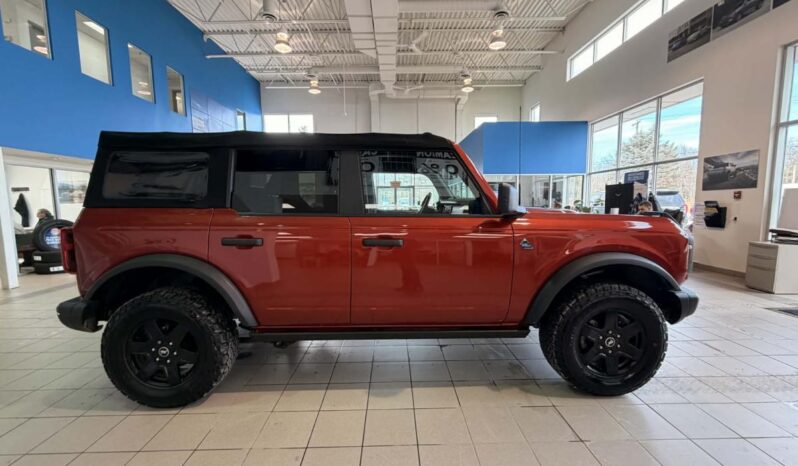 
								2022 Ford Bronco 4-Door Black Diamond full									