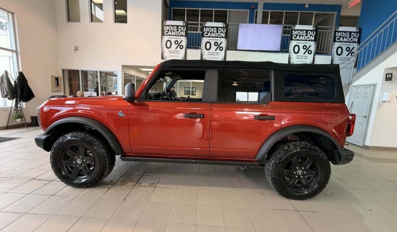
								2022 Ford Bronco 4-Door Black Diamond full									