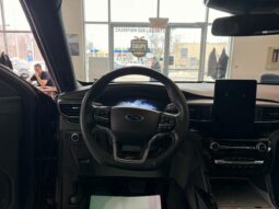 
										2022 Ford Explorer ST full									