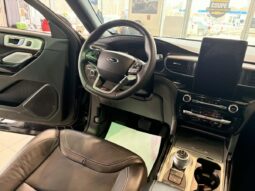 
										2022 Ford Explorer ST full									