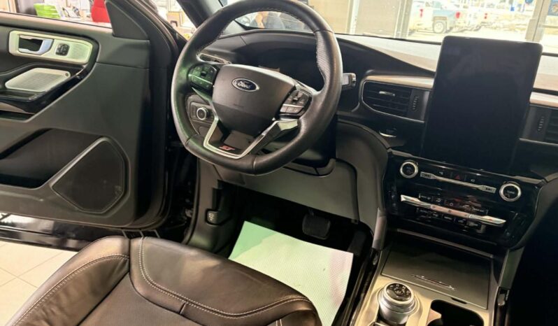 
								2022 Ford Explorer ST full									