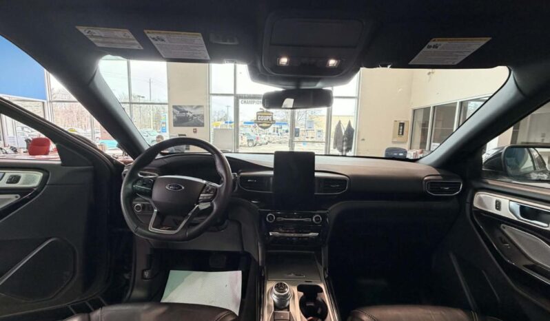 
								2022 Ford Explorer ST full									