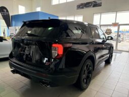 
										2022 Ford Explorer ST full									