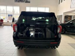 
										2022 Ford Explorer ST full									