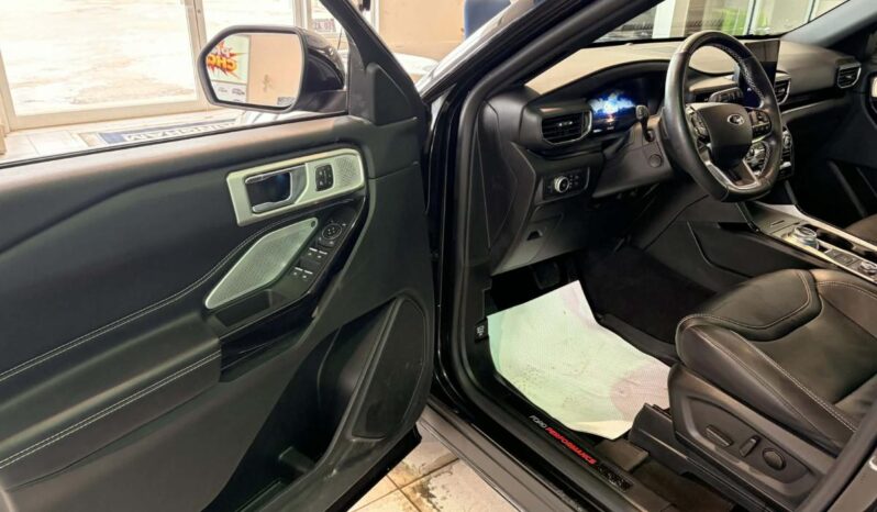 
								2022 Ford Explorer ST full									