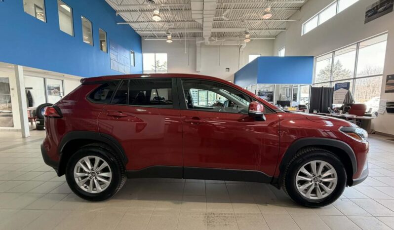 
								2023 Toyota Corolla Cross Le Awd full									