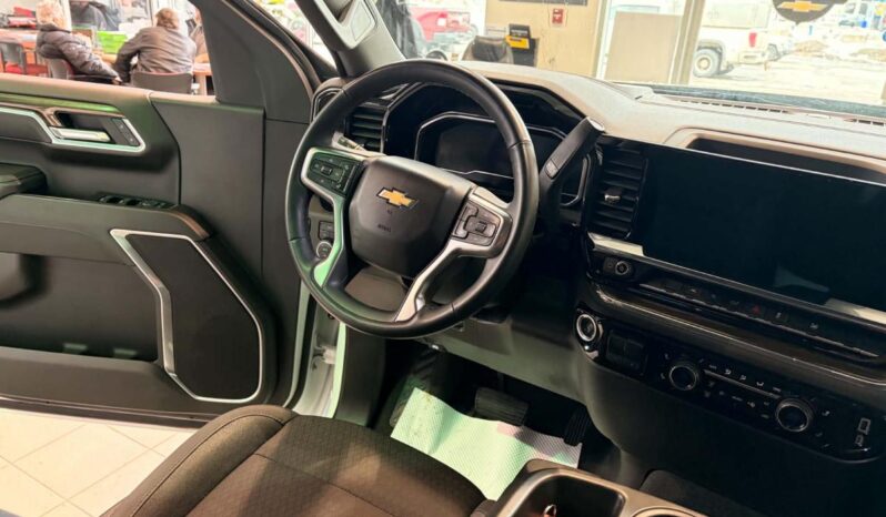 
								2025 Chevrolet Silverado 1500 Crew Cab Short Box 4 full									