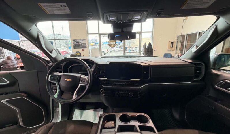 
								2025 Chevrolet Silverado 1500 Crew Cab Short Box 4 full									