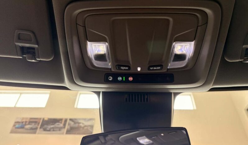 
								2025 Chevrolet Silverado 1500 Crew Cab Short Box 4 full									