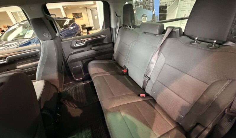 
								2025 Chevrolet Silverado 1500 Crew Cab Short Box 4 full									