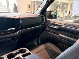 
										2025 Chevrolet Silverado 1500 Crew Cab Short Box 4 full									