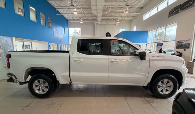 
								2025 Chevrolet Silverado 1500 Crew Cab Short Box 4 full									