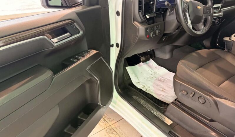 
								2025 Chevrolet Silverado 1500 Crew Cab Short Box 4 full									