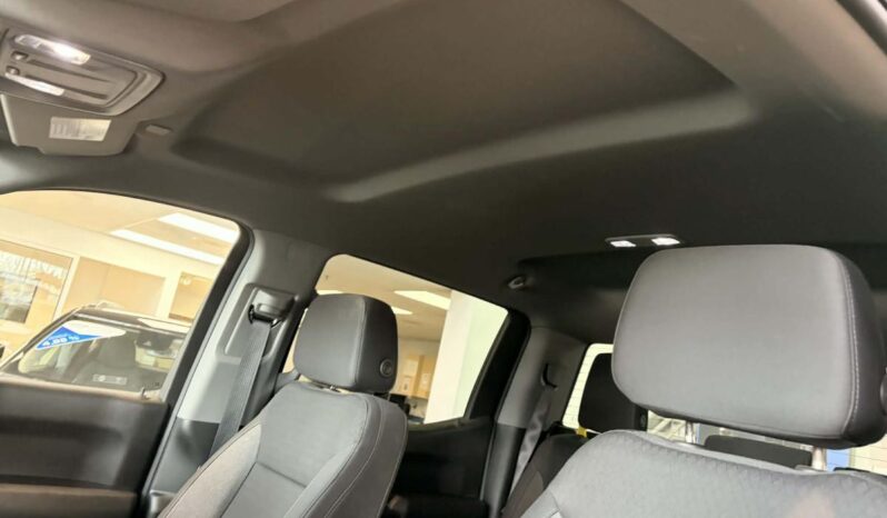 
								2024 Chevrolet Silverado 1500 Crew Cab Standard full									