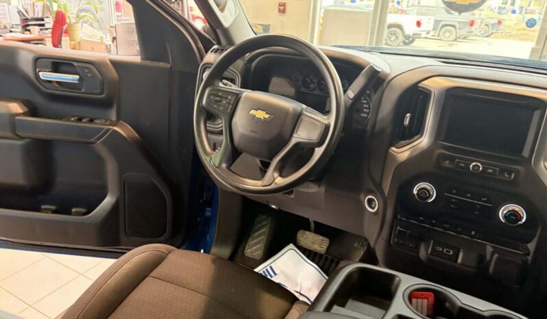 
								2024 Chevrolet Silverado 1500 Crew Cab Standard full									