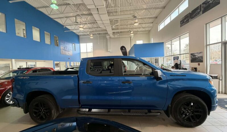 
								2024 Chevrolet Silverado 1500 Crew Cab Standard full									