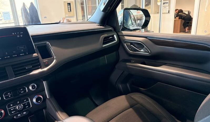 
								2024 GMC Yukon 4WD 4dr SLE full									