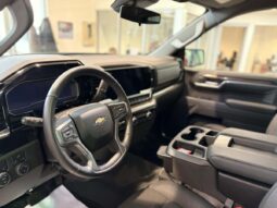 
										2025 Chevrolet Silverado 1500 Crew Cab Standard full									