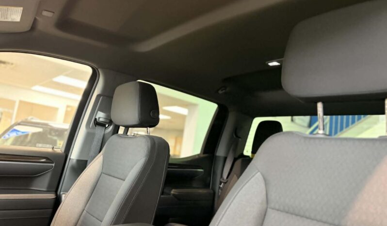 
								2025 Chevrolet Silverado 1500 Crew Cab Standard full									