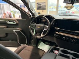 
										2025 Chevrolet Silverado 1500 Crew Cab Standard full									