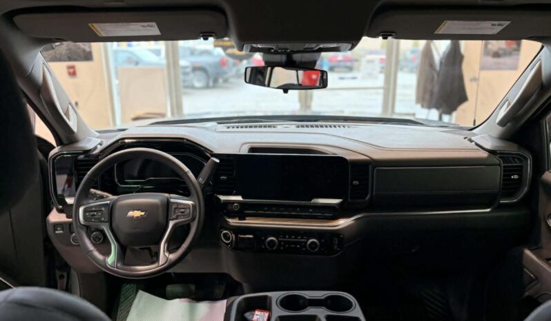 
								2025 Chevrolet Silverado 1500 Crew Cab Standard full									