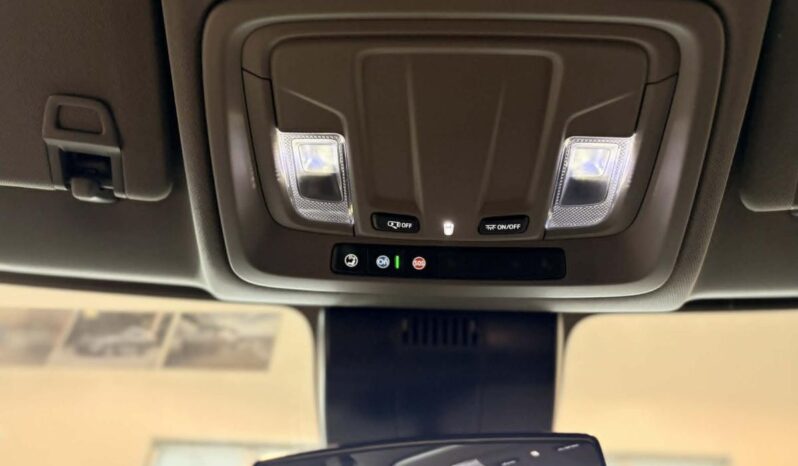 
								2025 Chevrolet Silverado 1500 Crew Cab Standard full									