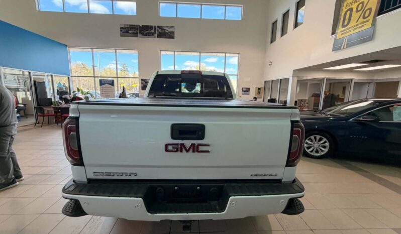
								2017 GMC Sierra 1500 Crew 4×4 Denali full									