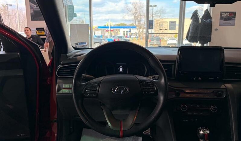 
								2020 Hyundai Veloster Turbo M6 full									