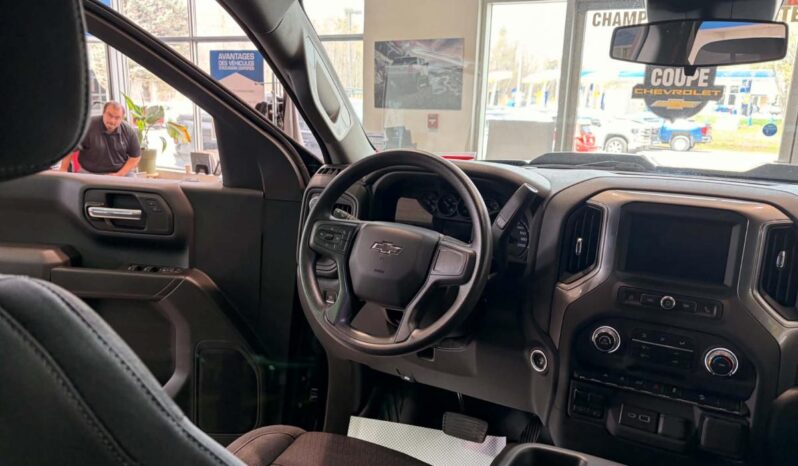 
								2024 Chevrolet Silverado 1500 Crew Cab Standard full									