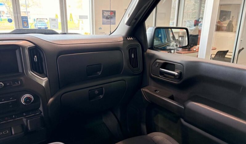 
								2024 Chevrolet Silverado 1500 Crew Cab Standard full									