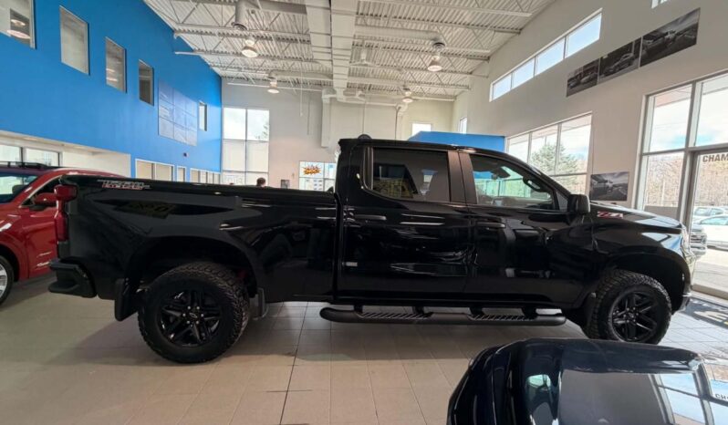 
								2024 Chevrolet Silverado 1500 Crew Cab Standard full									
