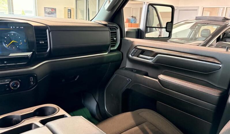 
								2024 Chevrolet Silverado 2500 4WD Crew Cab Standard Box LT full									