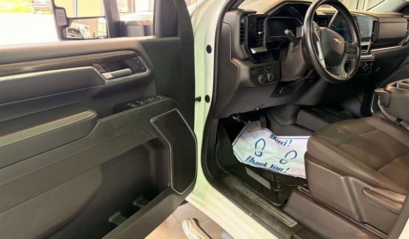 
								2024 Chevrolet Silverado 2500 4WD Crew Cab Standard Box LT full									