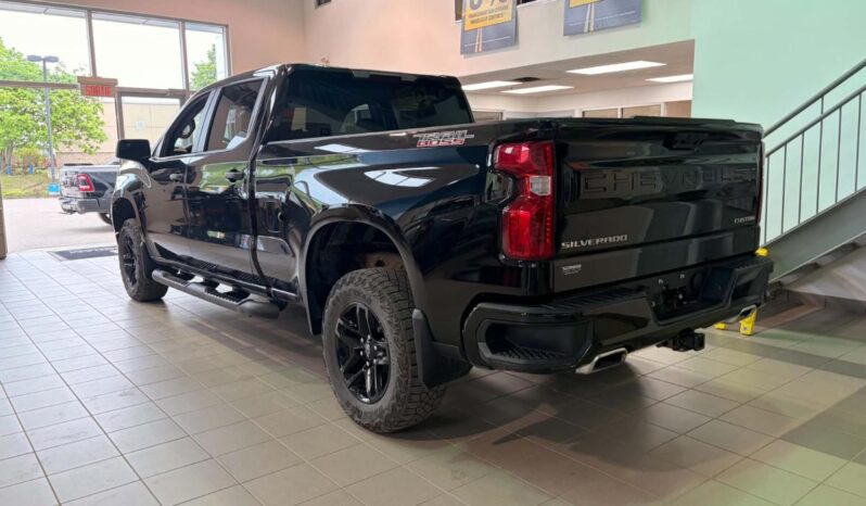 
								2024 Chevrolet Silverado 1500 Crew Cab Standard full									