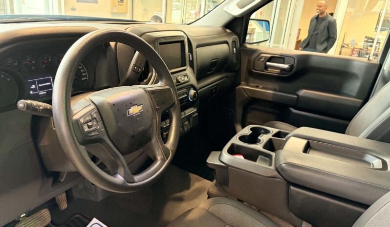 
								2025 Chevrolet Silverado 1500 Crew Cab Standard full									