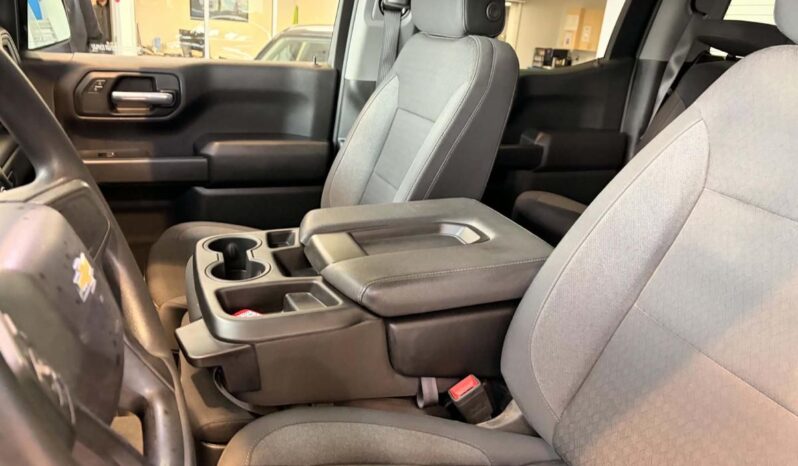 
								2025 Chevrolet Silverado 1500 Crew Cab Standard full									
