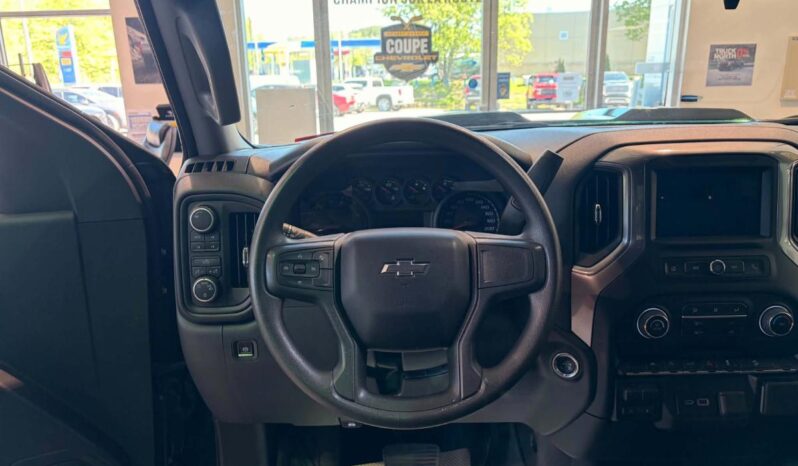 
								2025 Chevrolet Silverado 1500 Crew Cab Standard full									